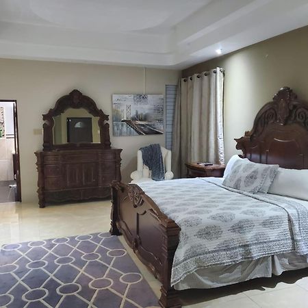 The Palms- Caribbean Estates -10 Minutes From The Beach- Gated Community Портмор Екстериор снимка